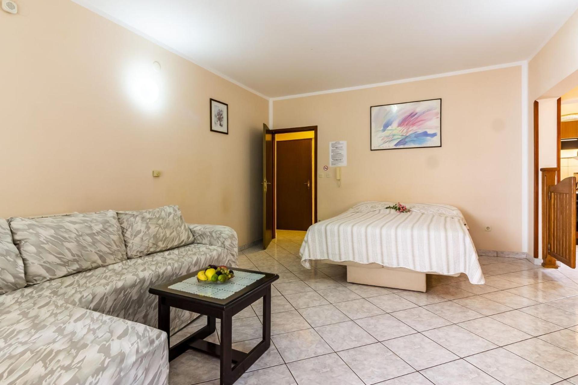 Apartments Mir Fažana Eksteriør bilde